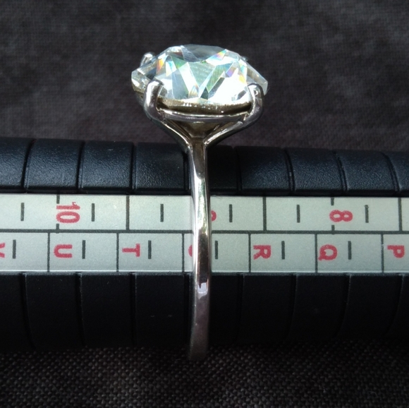 GIFTED Sterling Silver Crystal Cocktail Ring - Picture 4 of 5